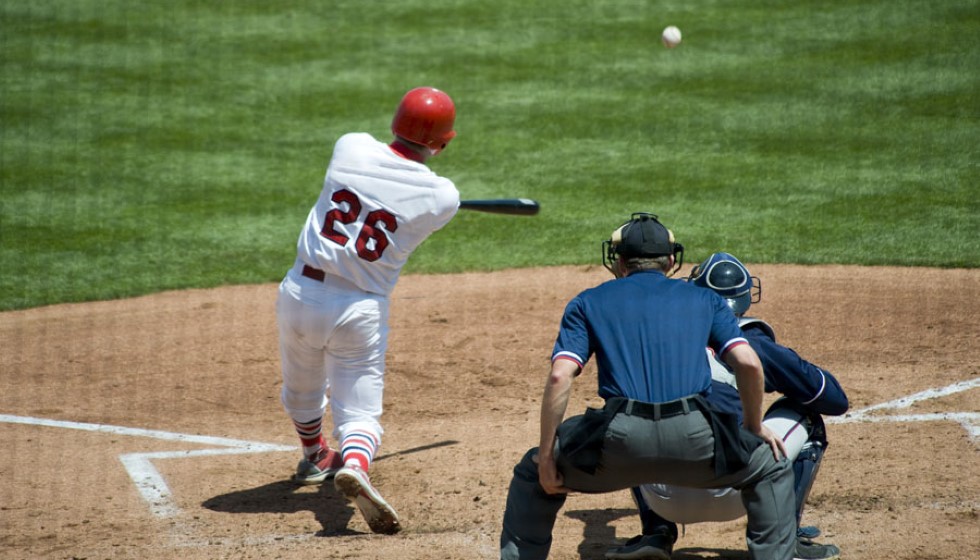Cardinals Secure Thrilling Victory Over Cubs in National League Central Showdown